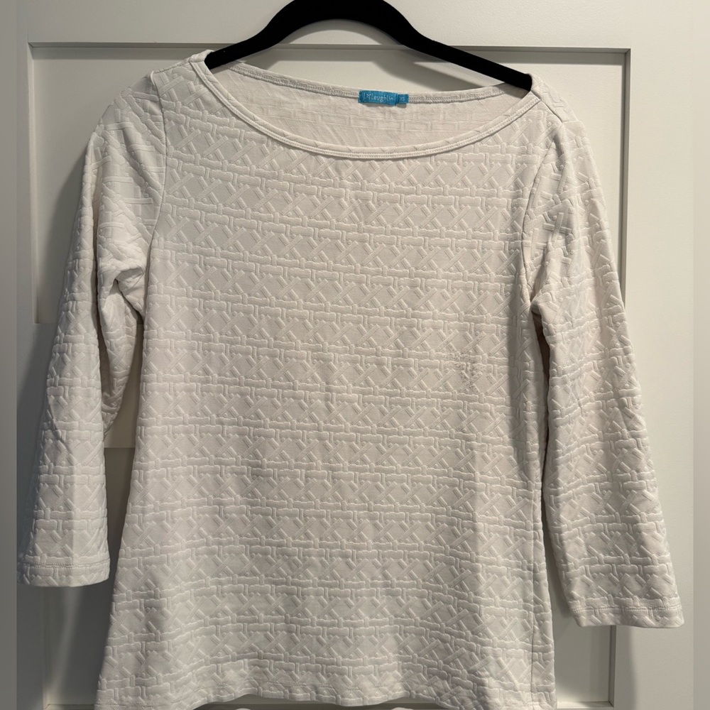 J. mcLaughlin white boat, neck, tea with three-quarter sleeves size extra small.